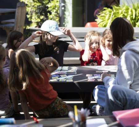 les enfants jouent